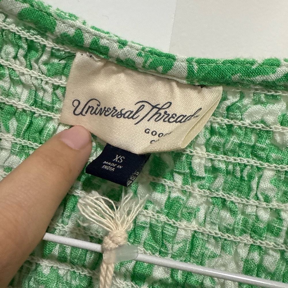 Universal Thread Green Textured Top - Picture 2 of 5
